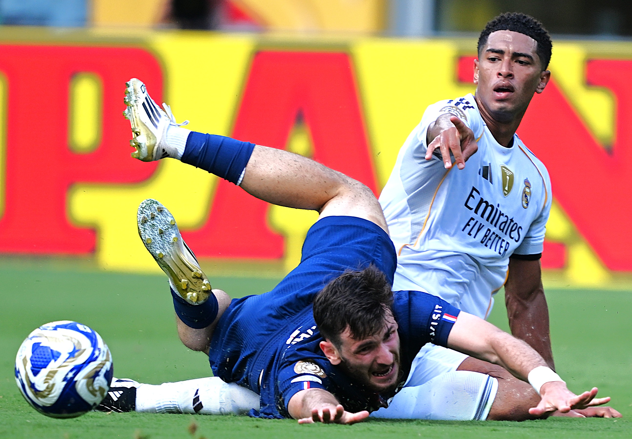 包含意大利杯倒计时；巴黎圣日耳曼清晨队长鼓劲；细节引发关注；话题不断；年轻球员得到机会的词条