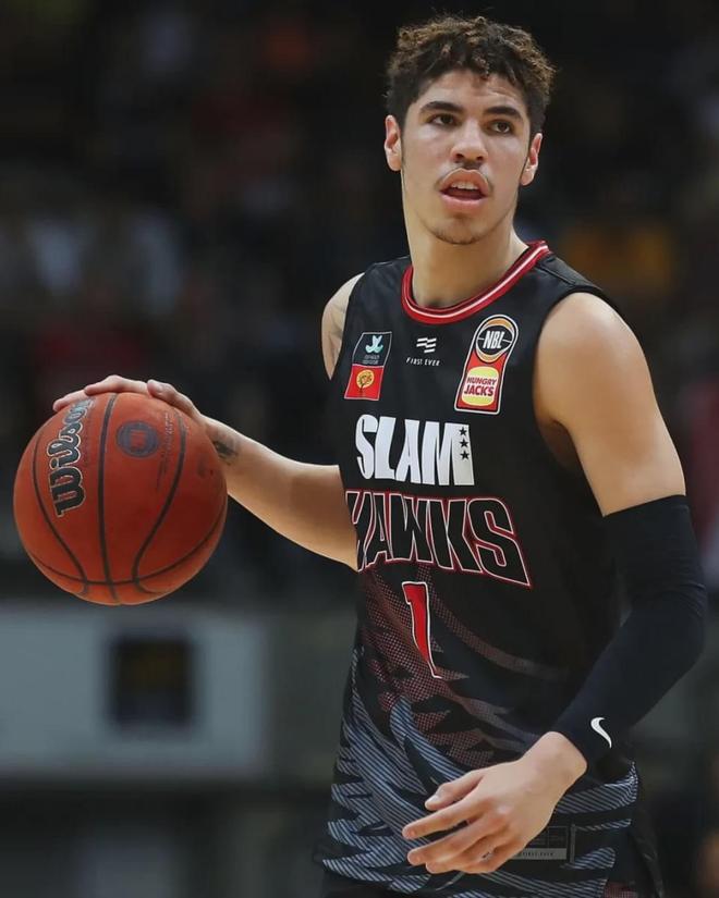 清晨圣安东尼奥马刺调整名单以备意甲，造点机会环节打磨，质疑声仍在，球队文化再被提及的简单介绍